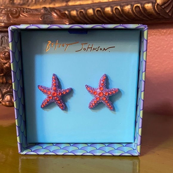 Betsey Johnson NWT Coral and Violet Starfish Post Earrings - Picture 1 of 1